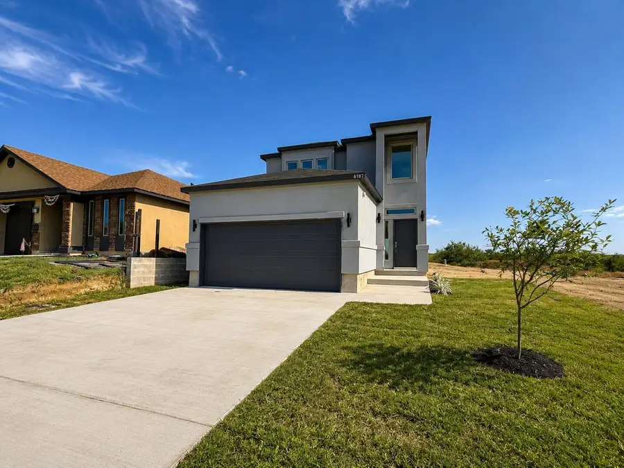 6107 Servando Dr, Laredo, TX 78046 - #2