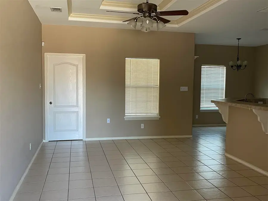 1514 Texoma St, Laredo, TX 78046 - #2