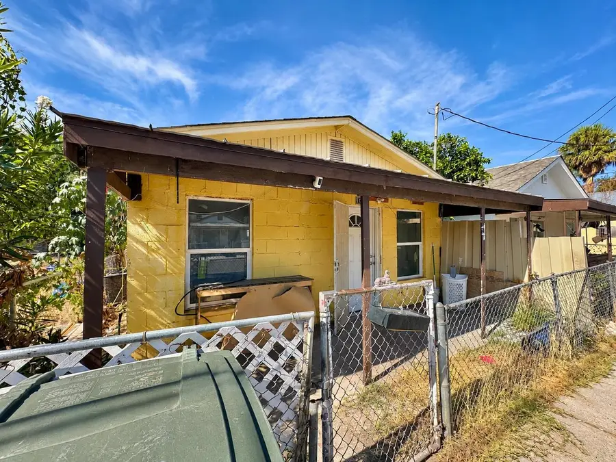 1908 Hidalgo St, Laredo, TX 78040 - #2