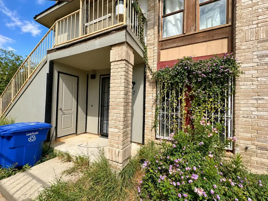412 Gale St, Laredo, TX 78041 - #3