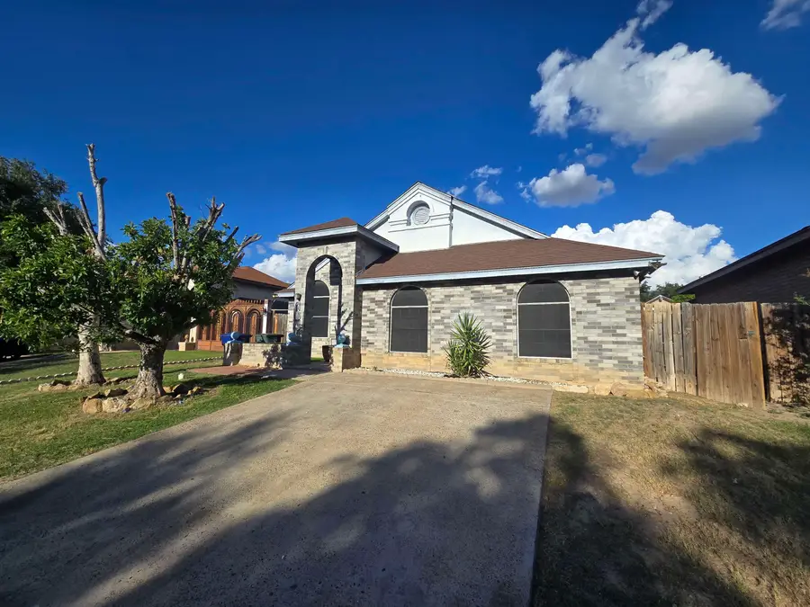 103 Lynn Lp, Laredo, TX 78045 - #2