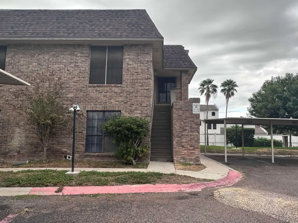 200 Martingale Ln, Laredo, TX 78041 - #1