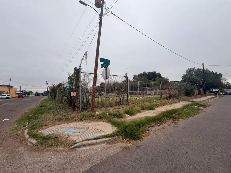601 Market St, Laredo, TX 78040 - #3