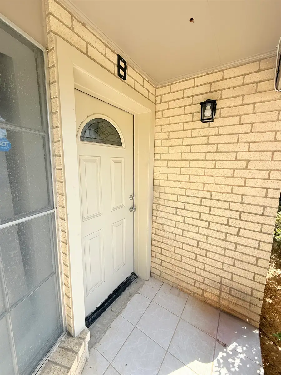 2316 E Plum St, Laredo, TX 78043 - #2