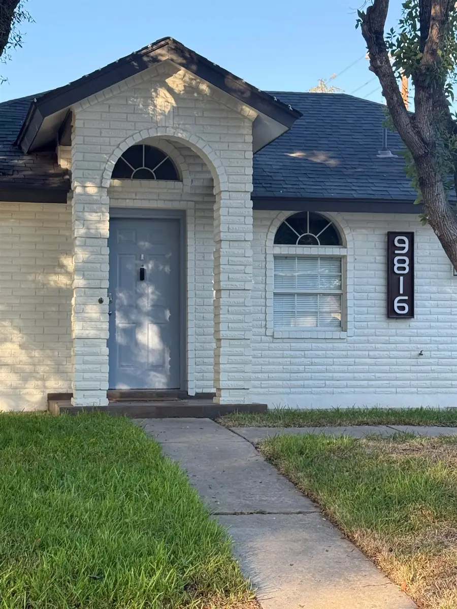 9816 Center Rd, Laredo, TX 78045 - #2