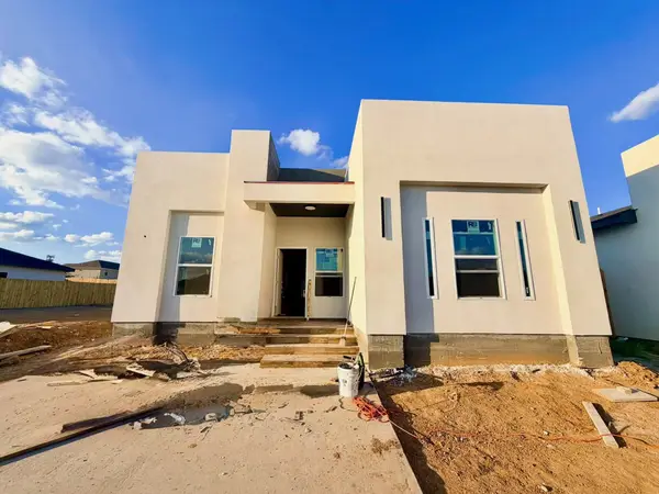 208 Lusitano Dr., Laredo, TX 78046-7804