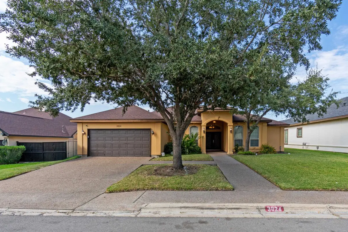 3824 Crestwind Dr, Laredo, TX 78045-8190 - #1