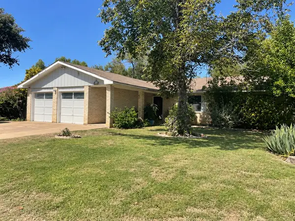 206 W Mayberry St, Lared, TX 78041