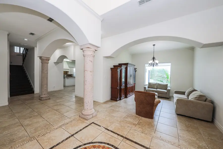328 Lake Powell Dr, Laredo, TX 78041 - #2