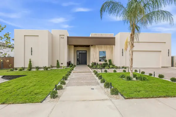 704 Ocio Dr., Laredo, TX 78045