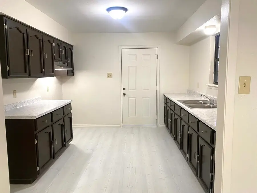 115 S Urbahn Ave, Laredo, TX 78043 - #3