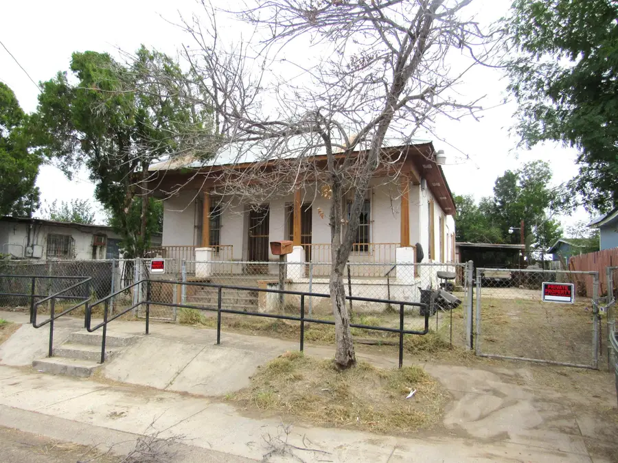 1703 Convent Ave, Laredo, TX 78040 - #2