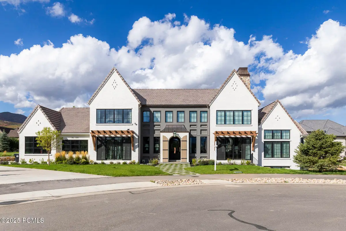 558 W Rheinfalls Circle, Midway, UT 84049 - Image #1