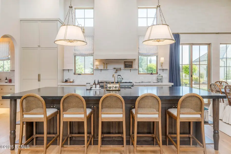 558 W Rheinfalls Circle, Midway, UT 84049 - Image #2