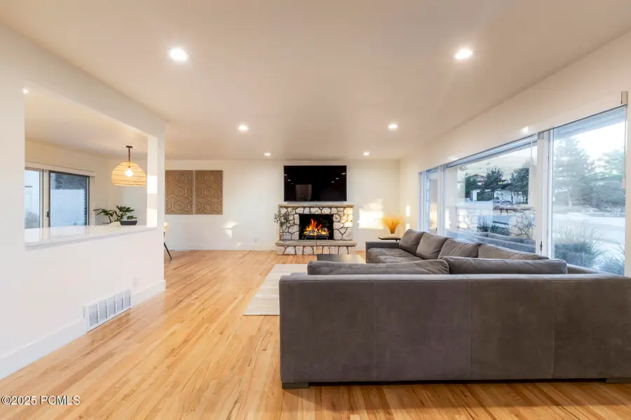 833 E 16th Avenue, Salt Lake City, UT 84103 - #3