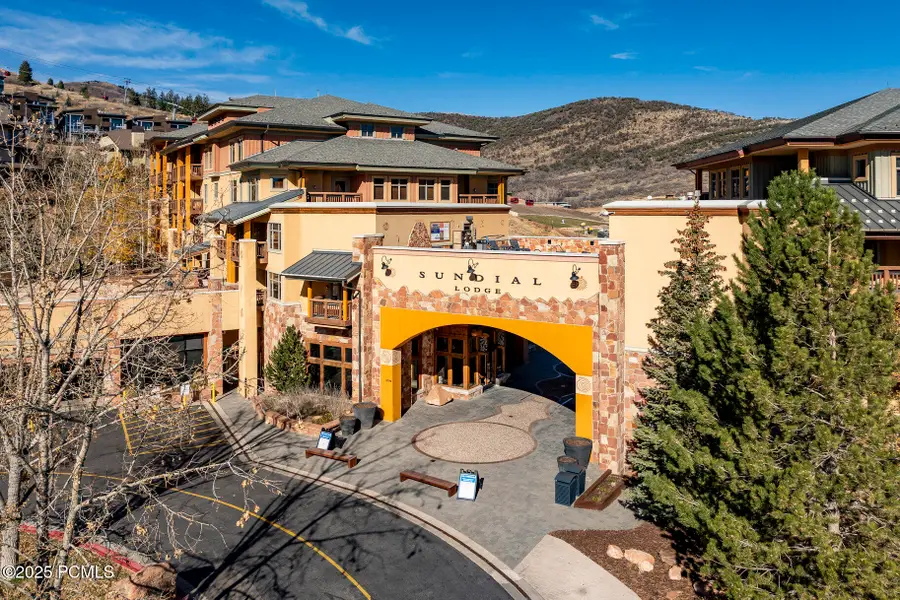 3720 N Sundial Court #B203, Park City, UT 84098 - Image #2