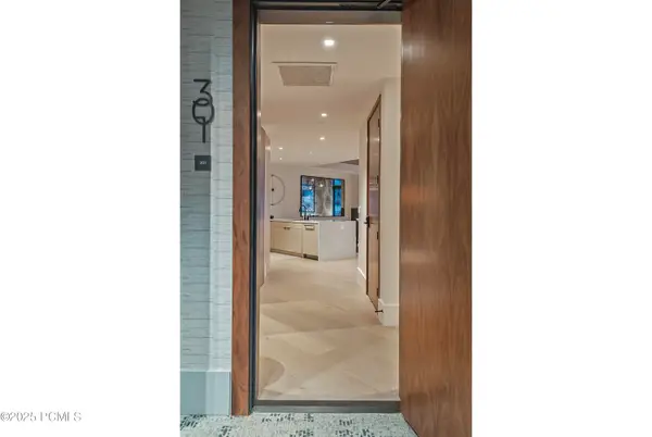 7677 Village Way #301, Park City, UT 84060