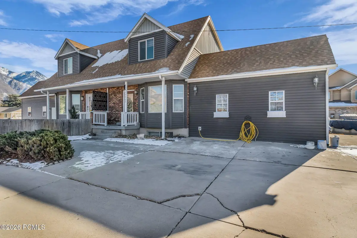 7462 S 2300, Cottonwood Heights, UT 84121 - #1