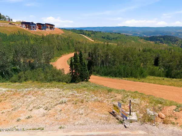5747 N Daybreak Rdg, Eden, UT 84310