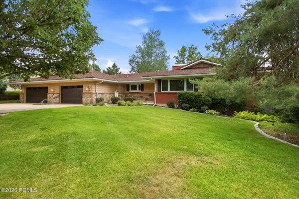 2120 E Applewood Avenue, Holladay, UT 84121