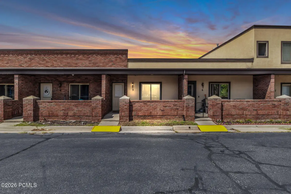 44 W 200 North #Apt 5, Bountiful, UT 84010 - #1