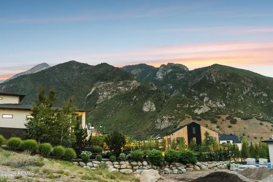 7054 S City View Drive, Cottonwood Heights, UT 84121 - #3