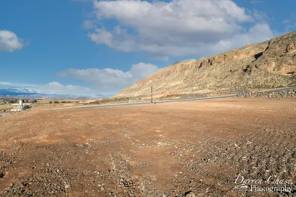 911 W Rock View Dr, Hurricane, UT 84737