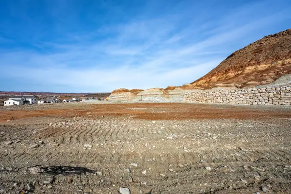 993 E Tomahawk Dr, Washington, UT 84780