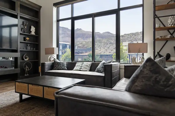 1450 W Torrey Pines Rd, Hurricane, UT 84737