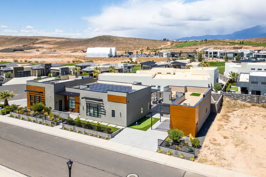 1450 W Torrey Pines Rd, Hurricane, UT 84737 - #2