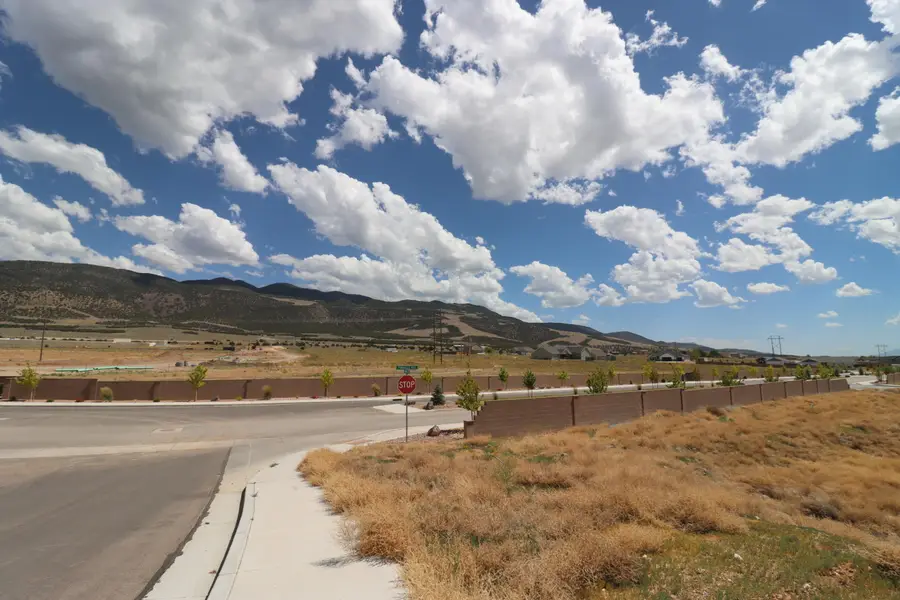 5267 N Pinnacle Dr, Enoch, UT 84721 - #2
