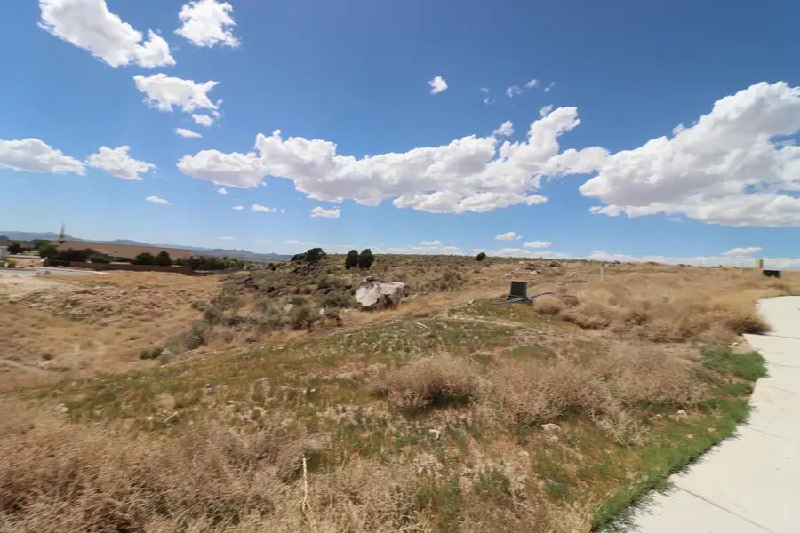 5267 N Pinnacle Dr, Enoch, UT 84721 - #3