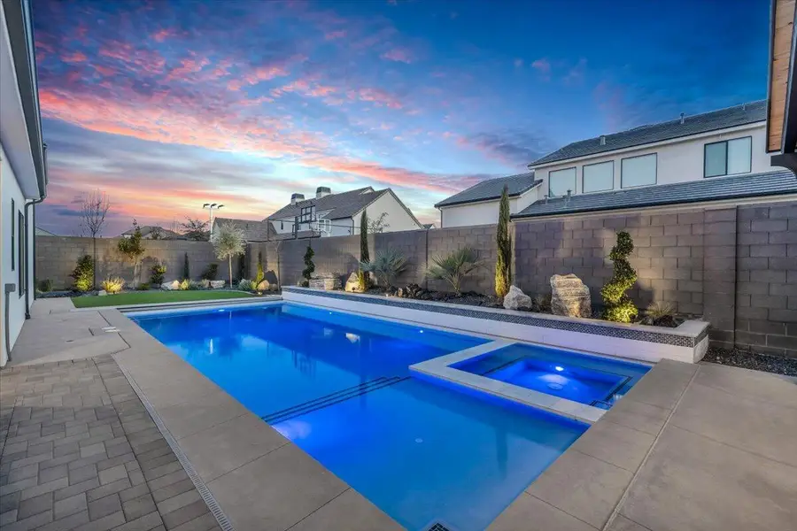 1597 W Belayer Dr, Saint George, UT 84770 - #2