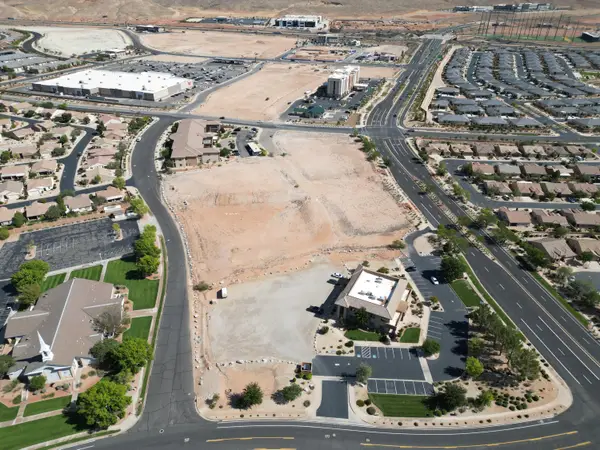 Sunriver Parkway, St George, UT 84790