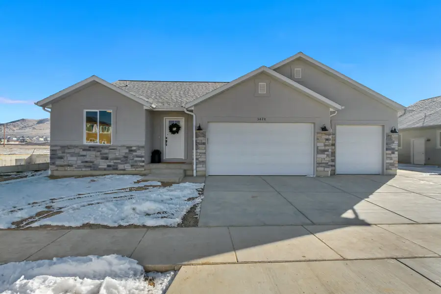 3714 N Daffodil Dr, Eagle Mountain, UT 84005 - Image #2