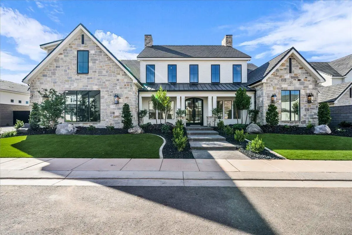 806 E Chloe Ln, Washington, UT 84780 - Image #1