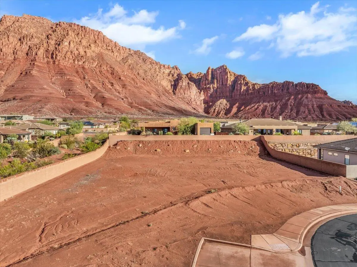 437 E Ridgeview Cir, Ivins, UT 84738 - Image #1
