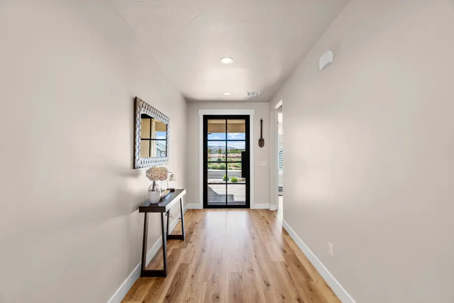 4932 W Orchard Ln, Hurricane, UT 84737 - #3