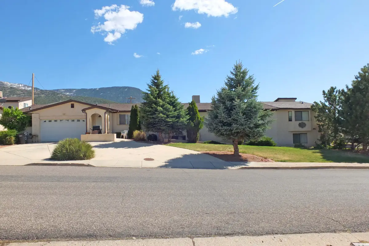 679 S Sunset Dr, Cedar City, UT 84720 - Image #1