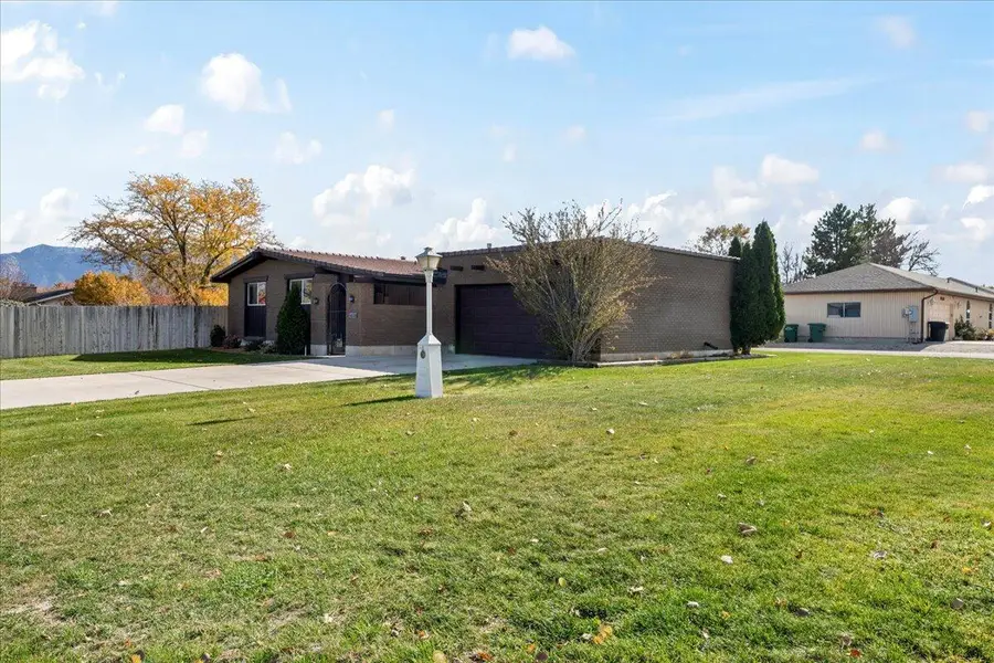 2883 W Janalee Dr, West Jordan, UT 84088 - Image #3