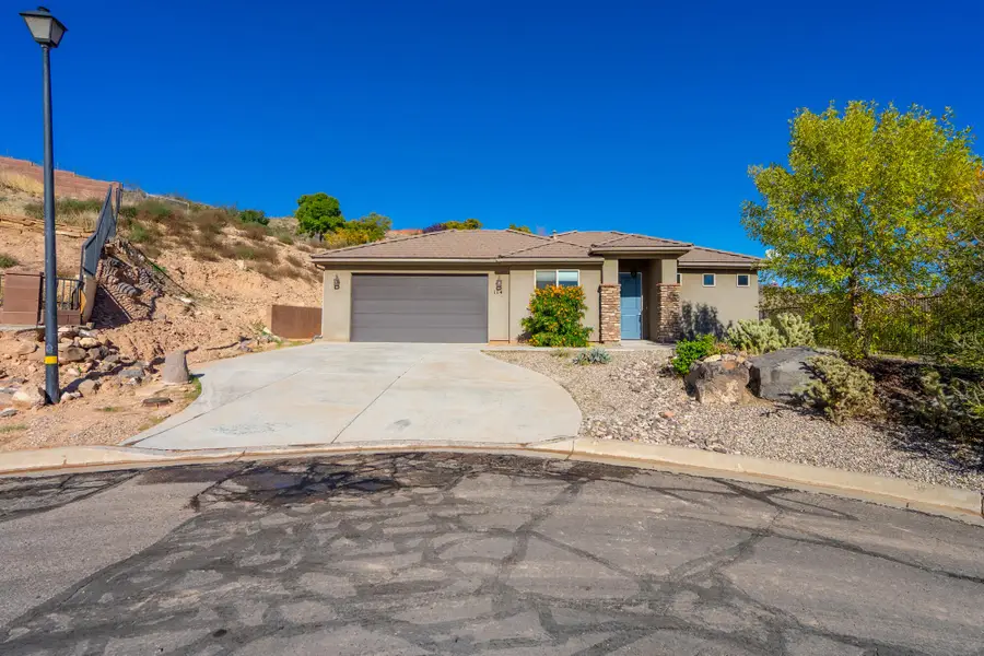 114 W Terrace Cir, Toquerville, UT 84774 - Image #2