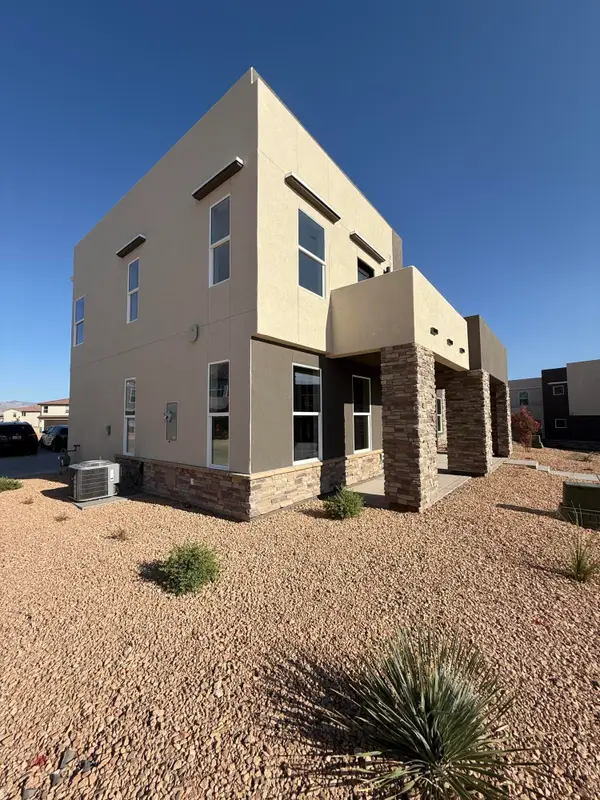 544 W Olive Ln, St George, UT 84790