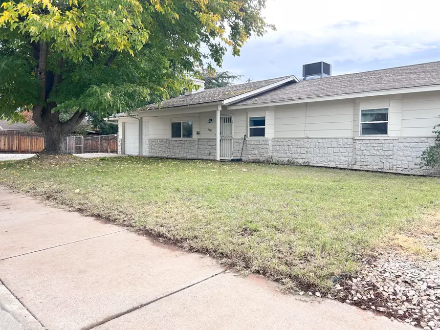 2687 Red Mountain Dr, Santa Clara, UT 84765 - Image #2