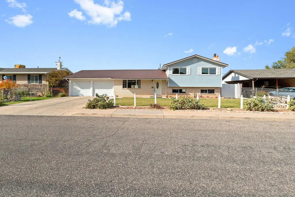 642 S Sunset Dr, Cedar City, UT 84720 - Image #1