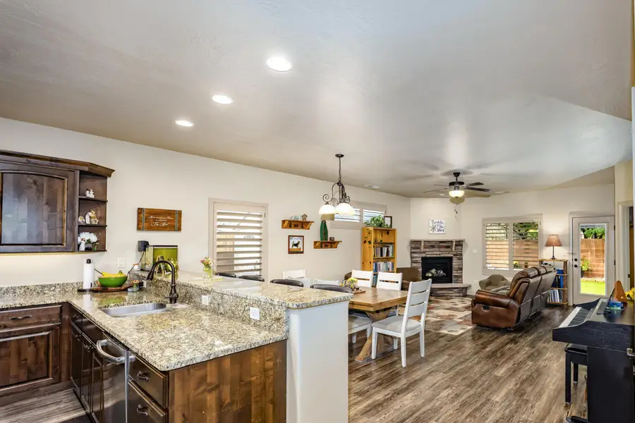 2422 S 675 W, Hurricane, UT 84737 - Image #2