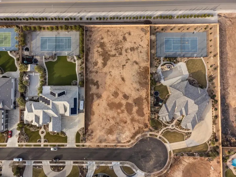 387 E Chateau Meadows Cir, Washington, UT 84780 - Image #2