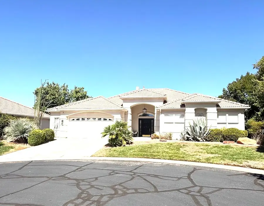 834 W Chickadee Ct, Washington, UT 84780 - Image #2