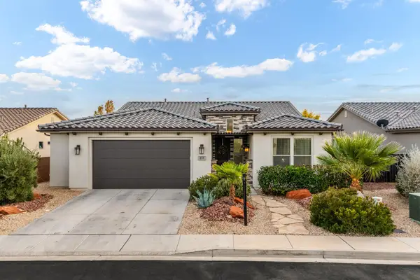 233 W Green Jade Dr, Washington, UT 84780