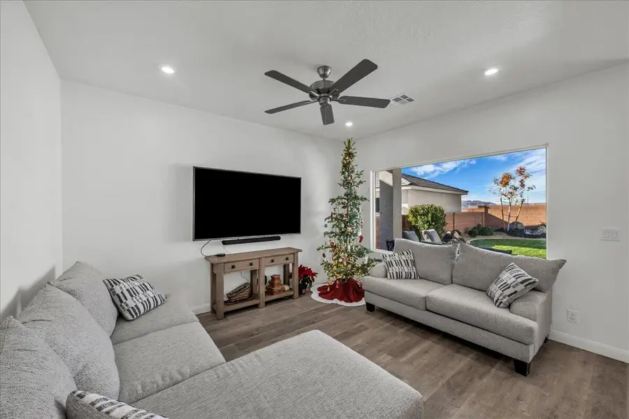 6034 S White Trails Dr, Saint George, UT 84790 - Image #3