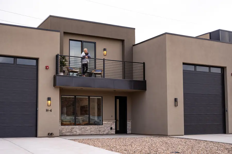 425 W Momori Cir #B1, Kanab, UT 84741 - Image #2